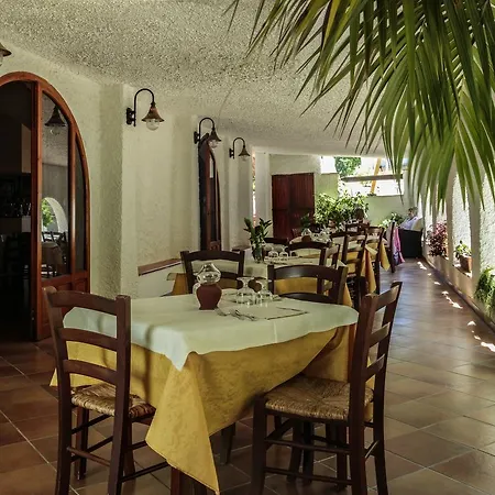 Su Gunventeddu Hotel