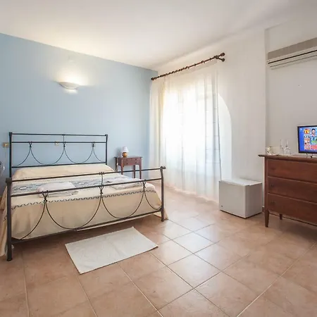 Su Gunventeddu Отель 2*