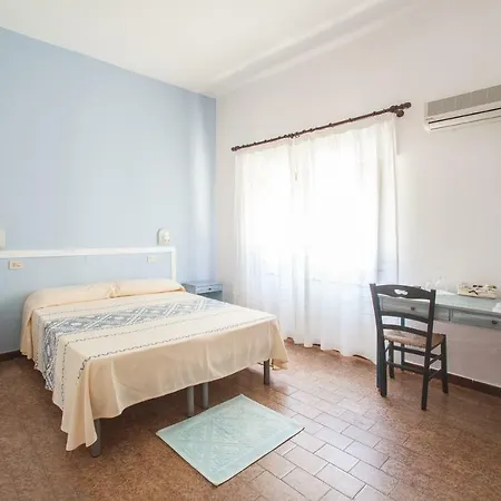 Su Gunventeddu Hotel 2*