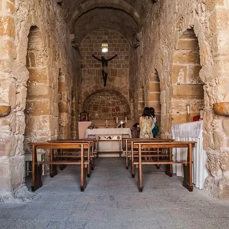 فندق Su Gunventeddu بولا