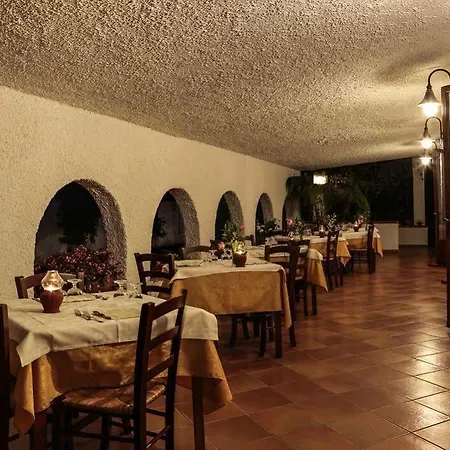 Hotel Su Gunventeddu Pula